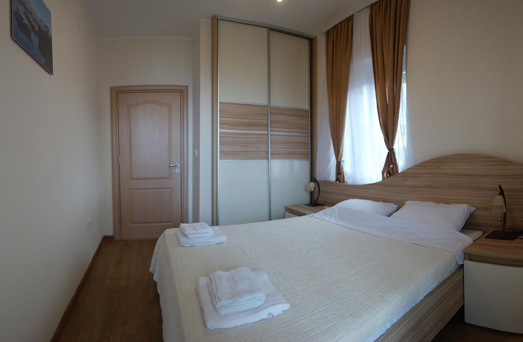 Tuna Apartments Dobra Voda Luaran gambar